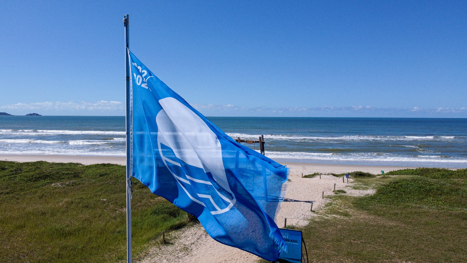 Sao-Francisco-do-Sul-mantem-titulo-de-cidade-com-mais-praias-Bandeira-Azul-do-Brasil-_